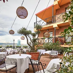 https://abru-hotel.alltbilisihotels.com